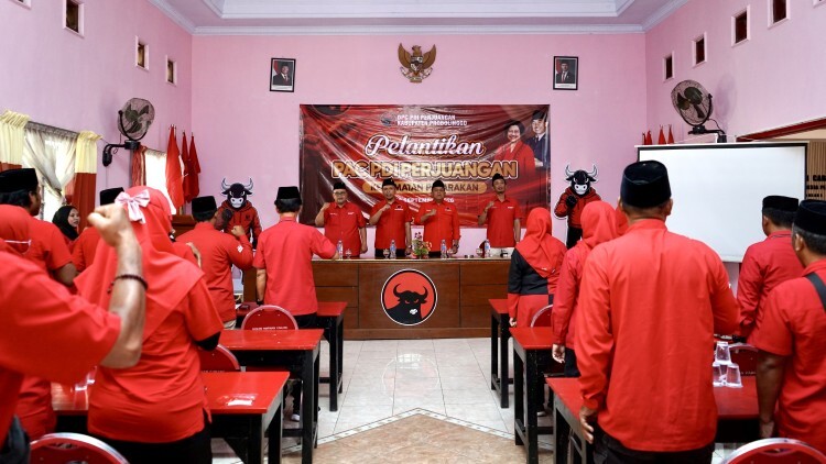 Konsolidasi PAC Pajarakan PDI Perjuangan di Probolinggo membahas kebencanaan dan pencegahan karhutla