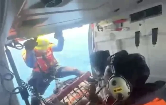 Helikopter Basarnas siagakan untuk evakuasi korban KM Virgo di perairan Masalembo