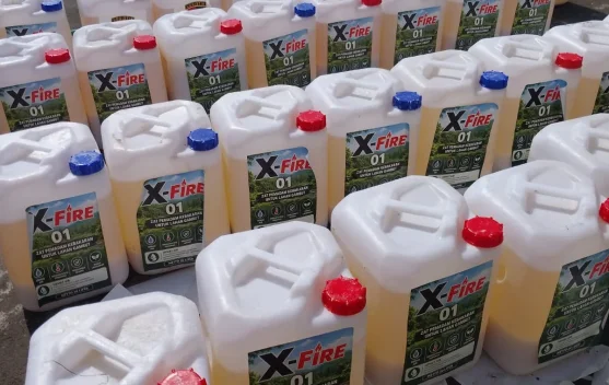 Truk Polri membawa jerigen X-Fire untuk pemadaman karhutla di Sumatera Selatan