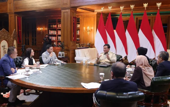 Presiden Prabowo Subianto menyampaikan keterangan soal investasi dan lapangan kerja