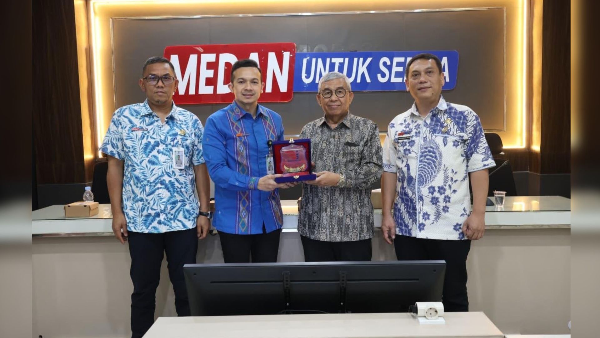 Kunjungan tim KI Provsu ke kantor Bapenda Kota Medan untuk evaluasi keterbukaan informasi