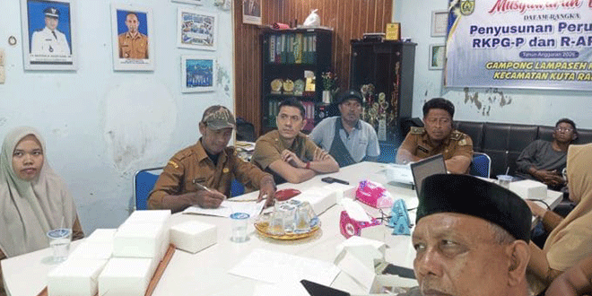 Rapat RKPG-P dan APBG-P Gampong Lampaseh Kota di Kantor Keuchik