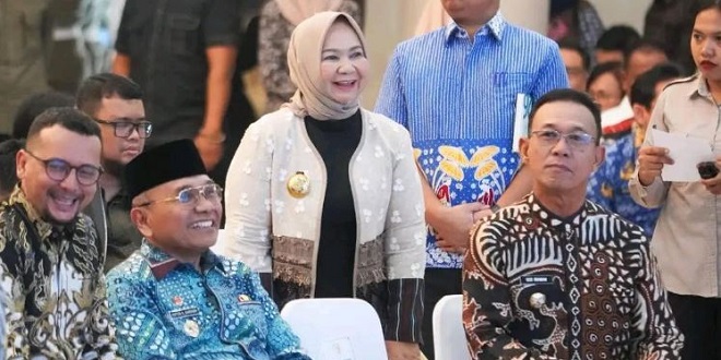 Penandatanganan komitmen tata kelola pemerintahan di Aula Raja Inal Siregar, Medan