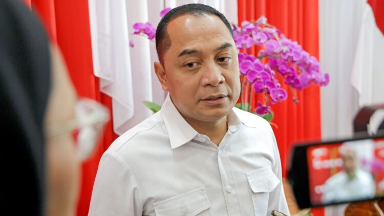Pengawasan petugas di kawasan Tunjungan Romansa untuk mencegah penggalangan donasi tanpa izin