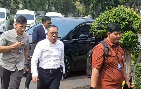 Ilustrasi mahasiswa di perguruan tinggi negeri menunggu kebijakan PTN gratis