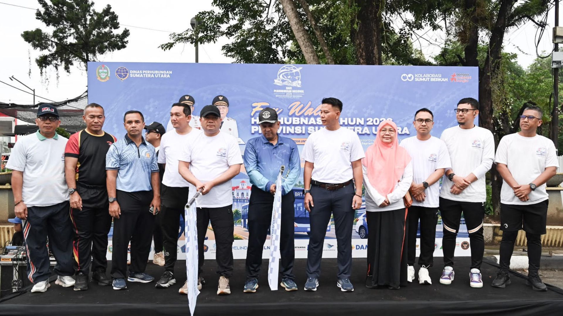 Peserta Fun Walk Harhubnas 2026 di halaman Dishub Sumut, Medan