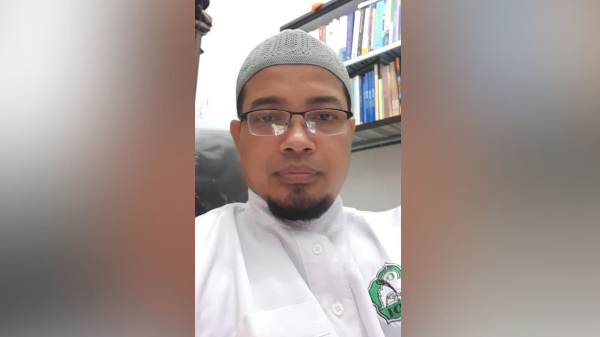 Ustaz memberikan khutbah di Masjid Darul Hasani Miruek Taman, Aceh Besar