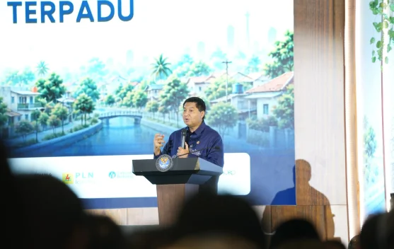 Menteri PKP menyampaikan penanganan permukiman kumuh terpadu dalam diskusi panel di Jakarta