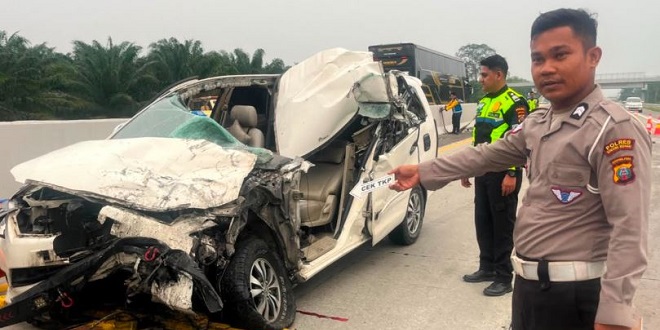 Lokasi kecelakaan di Tol Sergai KM 66 antara Kijang Innova dan truk tangki
