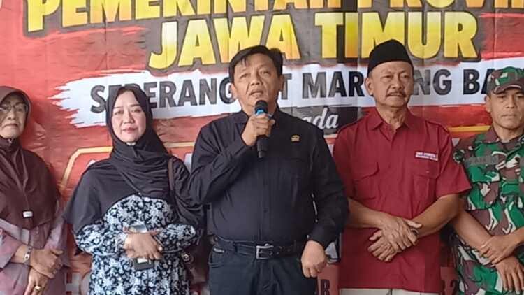 Penyerahan bantuan marching band di SMKS Pemuda 1 Kesamben, Blitar