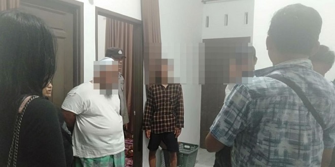 Petugas Polsek Siantar Martoba mengamankan terduga pelaku di Mapolsek