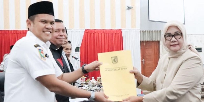 Wabup Adlin Tambunan hadir dalam rapat paripurna DPRD Sergai di Sei Rampah