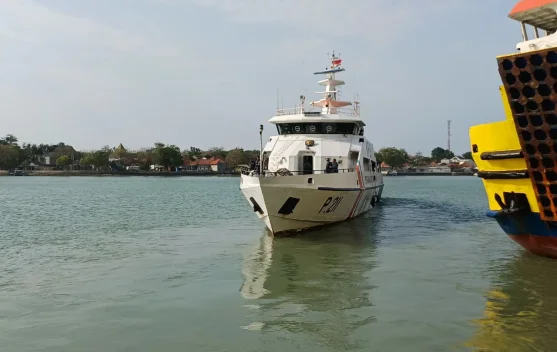 Kapal patroli KN Grantin dikerahkan untuk pencarian KM Virgo Transport 8 di Perairan Laut Jawa