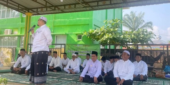 Ketua MUI Padanglawas memberikan ceramah saat peringatan Maulid di MAN 1 Padanglawas