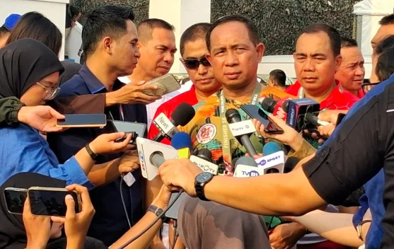 Peserta TNI Run 2026 berlari di Monas merayakan HUT ke-81 TNI