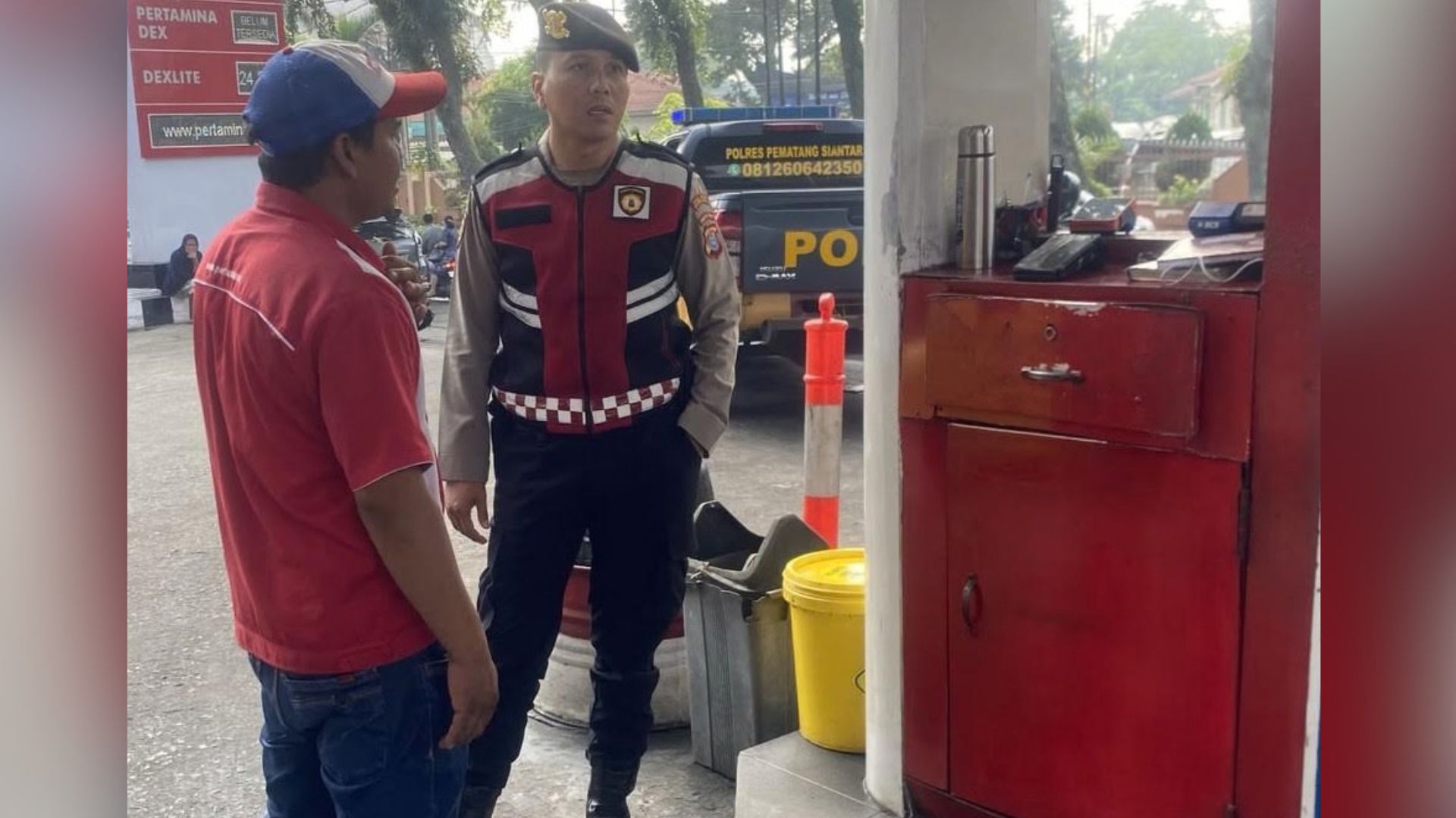 Personel Sat Samapta Polres Pematangsiantar melakukan patroli dan monitoring di SPBU untuk antisipasi Guantibmas