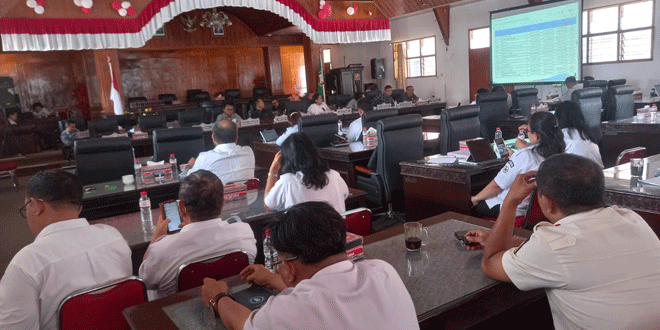 Rapat paripurna DPRD Tapanuli Utara membahas perubahan APBD 2026