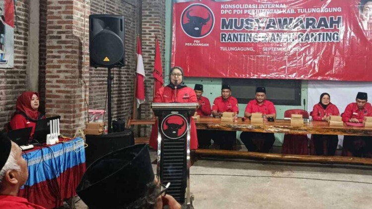 Musyawarah Ranting dan Anak Ranting PDI Perjuangan di Karangrejo, Tulungagung