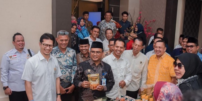 Suasana Rapim Kadin Padangsidimpuan dengan wali kota dan pengurus Kadin