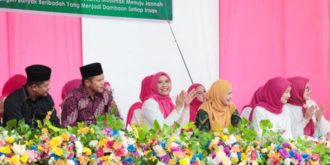 Wabup Adlin Tambunan hadir di pengajian MTMD Dolok Merawan