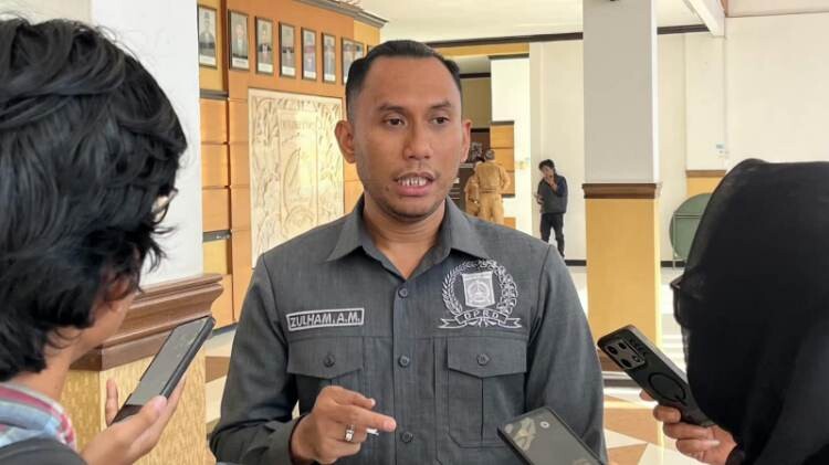 Ilustrasi warga mengurus data bantuan sosial di Kabupaten Malang