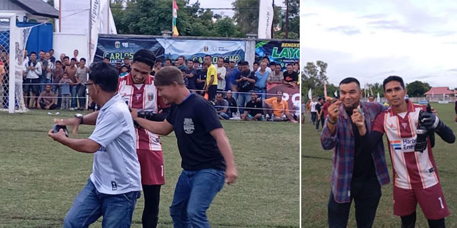 Mursalin kiper Carlos FC Lhoknga merayakan setelah menahan penalti di Stadion Mini Carlos Lhoknga