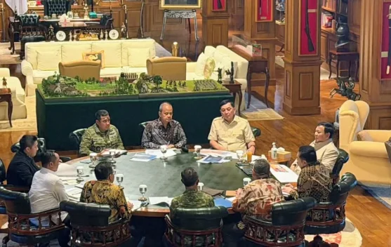 Presiden memberi arahan penertiban kawasan hutan secara tegas dan transparan