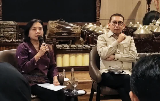Pertunjukan Tari Zapin sebagai seni tradisional Melayu yang dipertunjukkan di komunitas