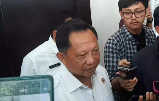 Mendagri Tito Karnavian beri arahan WFH dan kewaspadaan pasca-erupsi Krakatau