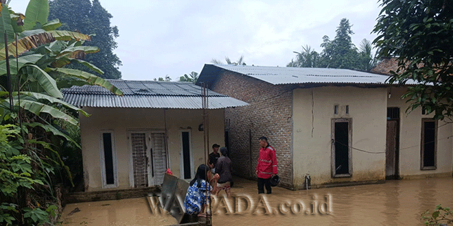 Masjid dan rumah terendam banjir di Desa Tumpatan Nibung, Deliserdang