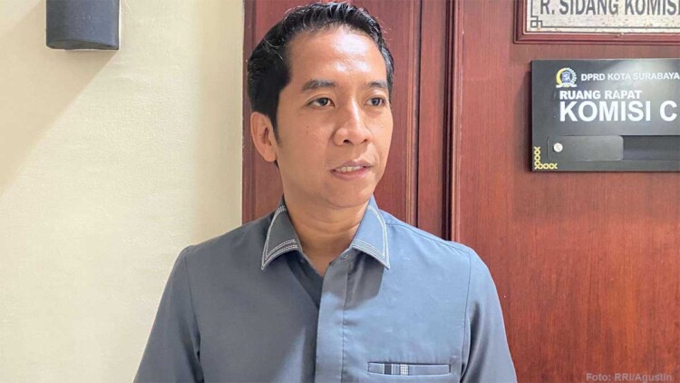 Kondisi rumah tidak layak huni di Surabaya yang menunggu perbaikan