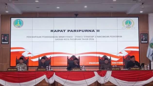 Rapat paripurna DPRD Kota Pasuruan membahas tiga Raperda