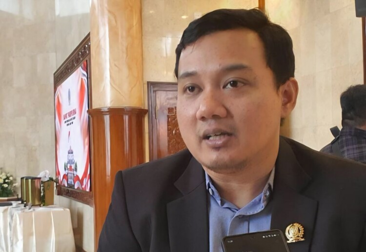 Rapat pembahasan kinerja BUMD Jawa Timur dan kontribusi dividen
