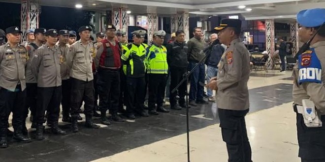 Wakapolres memimpin apel KRYD Polres Pematangsiantar di Lapangan Adam Malik