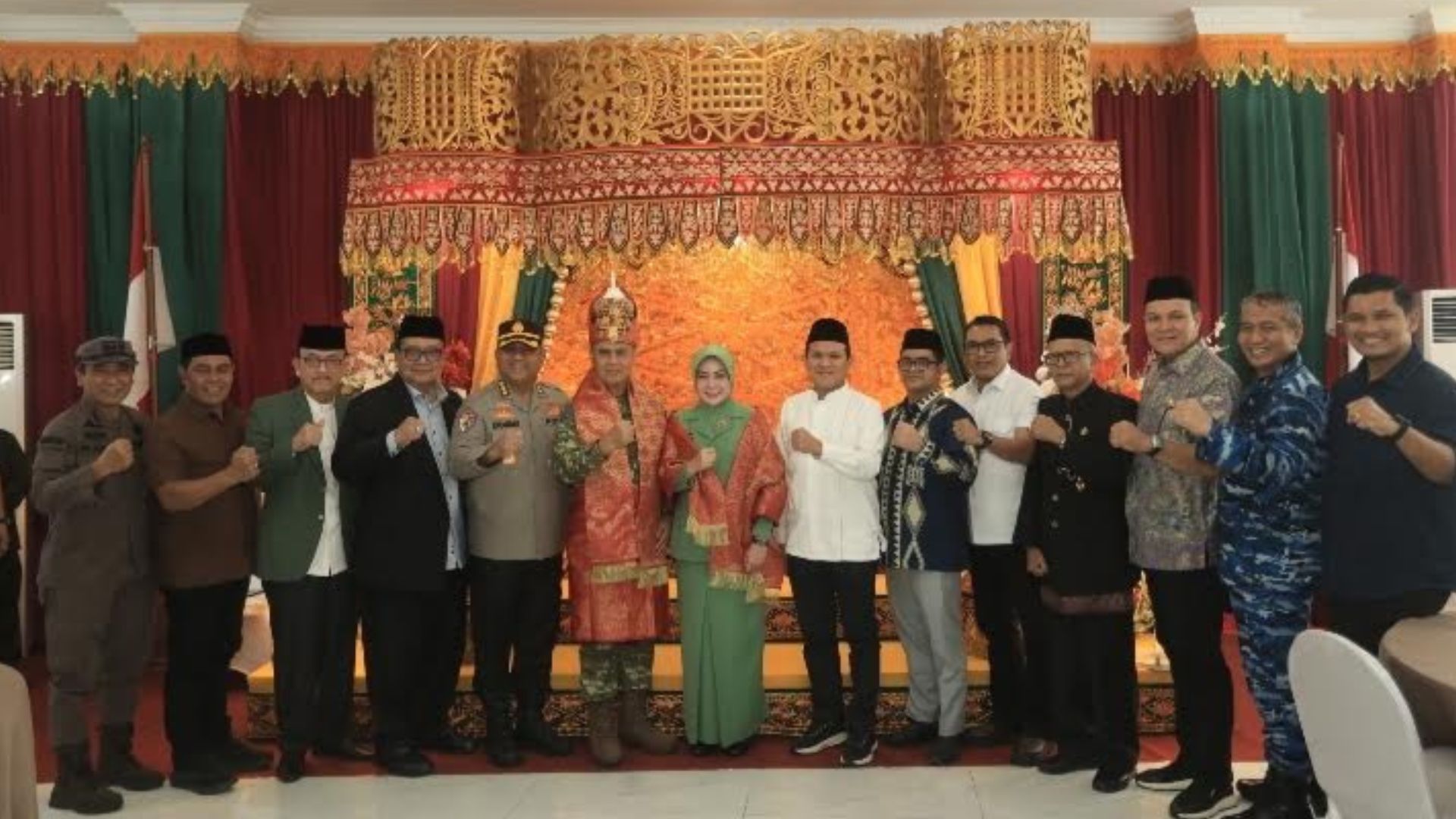 Wagub Aceh menyambut Pangdam Iskandar Muda Mahesa Fitriadi di Bandara SIM
