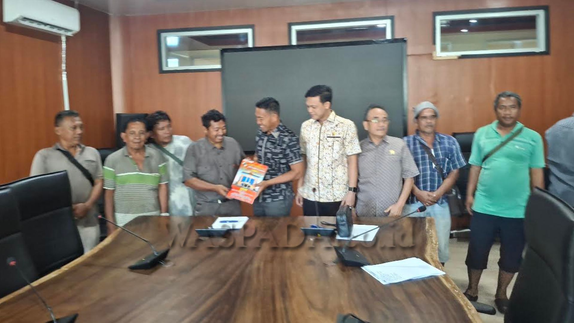 Ilustrasi DPRD Medan soroti laporan keuangan KPUM dan tuntut penundaan RAT 2025