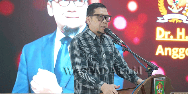 Bupati Asahan Taufik Zainal Abidin berbicara di Aula Melati terkait sinergi antar pemda