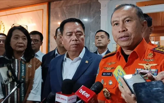 Operasi SAR Basarnas di perairan untuk pencarian KM Virgo Transport 8