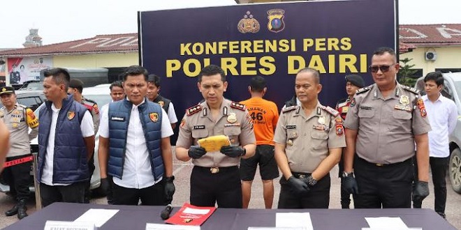 Ilustrasi mobil rental dan polisi saat pengungkapan kasus penggelapan