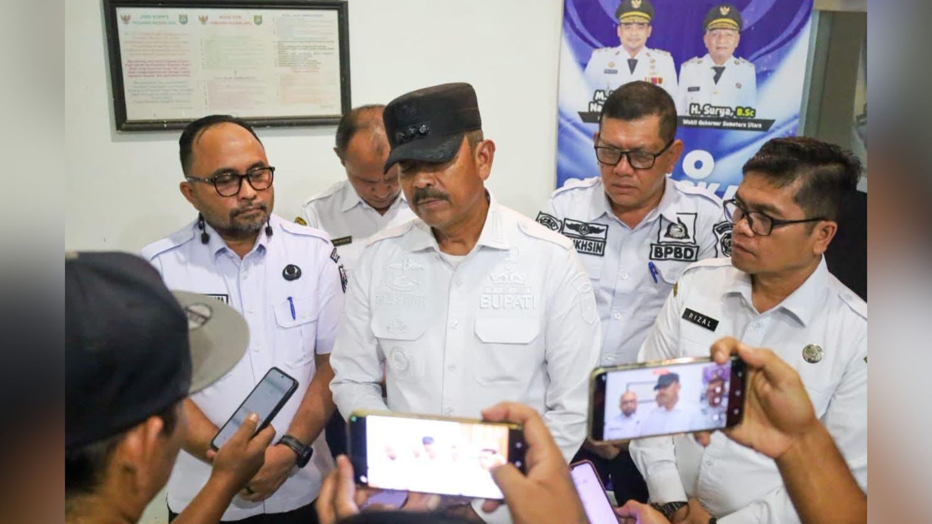 Bupati Madina memimpin rapat koordinasi antisipasi kabut asap di Panyabungan