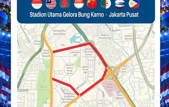 Kepadatan kendaraan dan pendukung di sekitar Gelora Bung Karno menjelang pertandingan