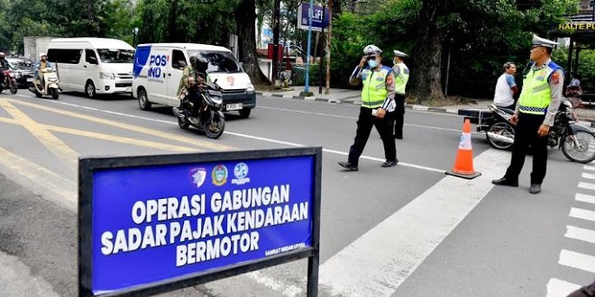 Bus pajak keliling Bapenda Sumut melayani pembayaran pajak kendaraan di Medan