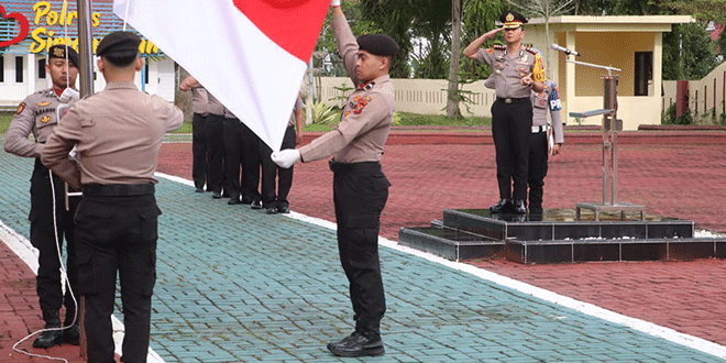 Kapolres memimpin upacara Hari Sumpah Pemuda ke-98 di Lapangan Apel Mako Polres Simalungun