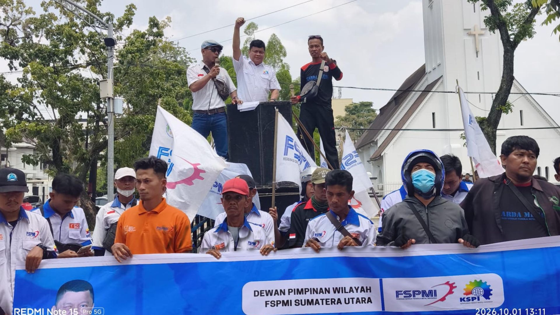 Ilustrasi demonstrasi buruh menuntut kenaikan upah di Sumatera Utara