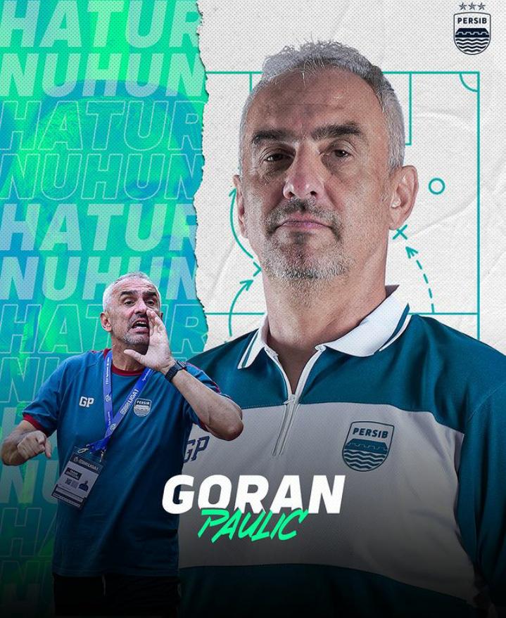 Goran Paulic bersama staf pelatih Persib saat pertandingan musim lalu