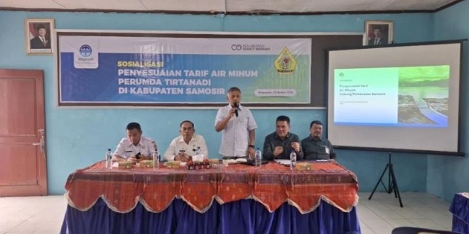 Foto bersama sosialisasi penyesuaian tarif air Perumda Tirtanadi