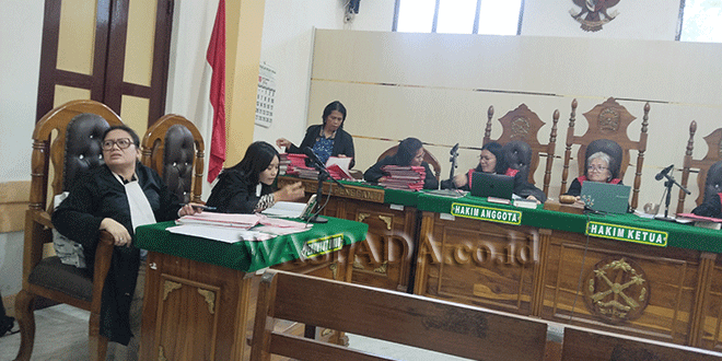 Ilustrasi penyerangan menggunakan anak panah dan ketapel di kawasan perkotaan