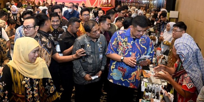Gubernur Sumatera Utara Bobby Nasution berbicara di acara misi dagang Jatim-Sumut di Medan