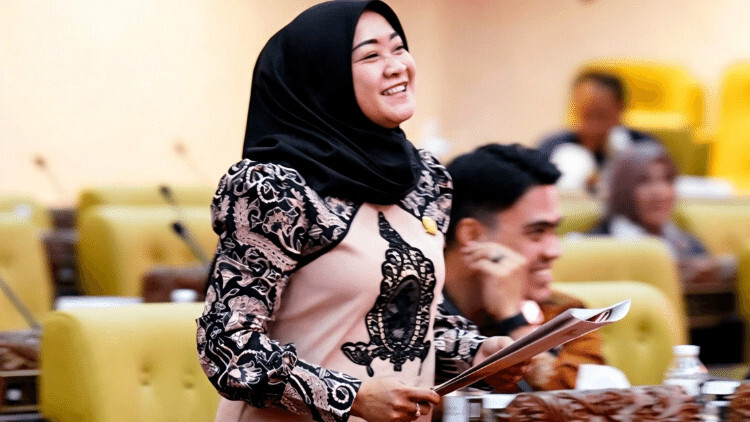 Talenta muda mendampingi pedagang pasar tradisional dalam proyek digitalisasi