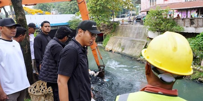 Wali Kota Medan Rico Waas saat dialog dengan warga soal penambahan armada pengangkut sampah